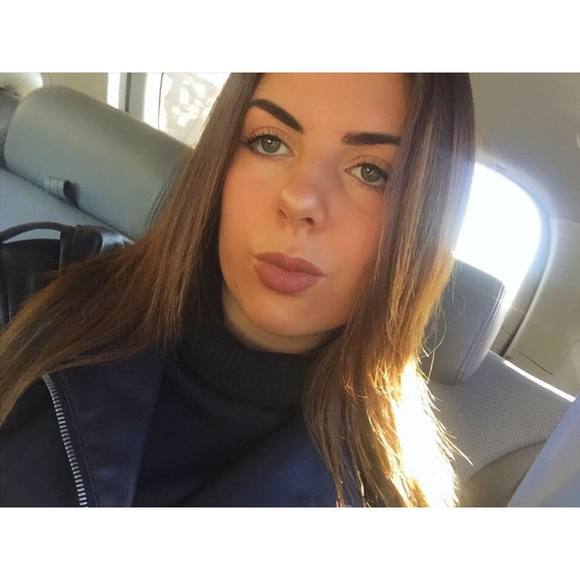 Meet your Posher, Monica - Picture 1 of 1